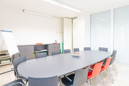 Foto della sala meeting di via Ferrarese